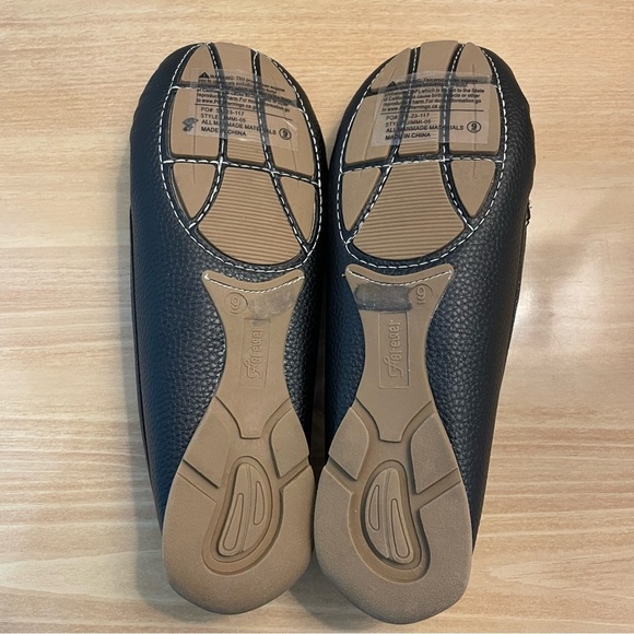 Black and Brown Loafers with Rounded Toe and Decorative Bow - Picture 12 of 12